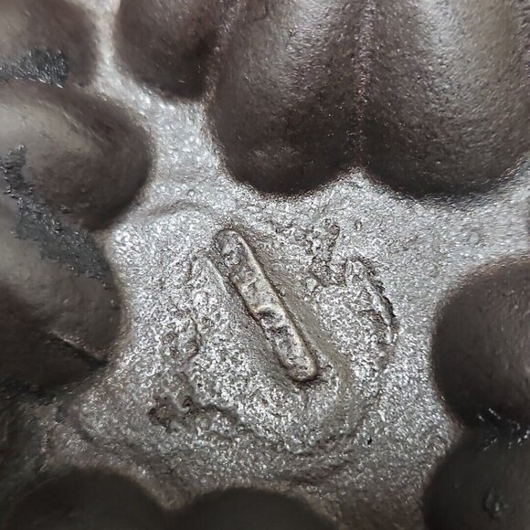 Cast Iron Turks Head Handled Muffin Pan Antique Heavy 12 Slot Unmarked Gatemark? - Picture 10 of 15